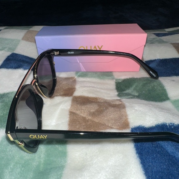 Quay sunglasses - Picture 2 of 3